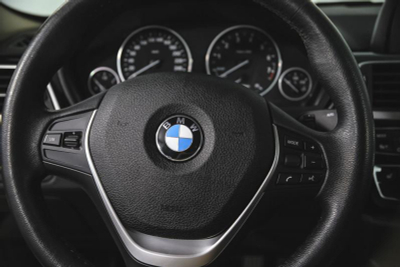 BMW 3 серия 320i AT (184 л. с.)