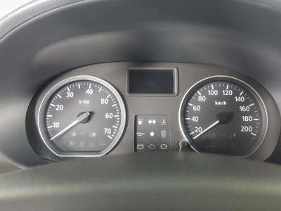 Renault Logan 1.6 MT (84 л. с.)