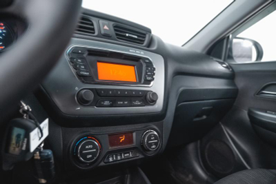 Kia Rio 1.6 6MT (123 л. с.)