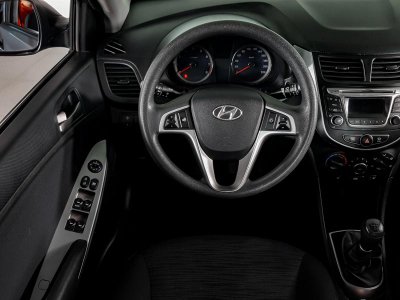 Hyundai Solaris 1.4 MT (107 л. с.)