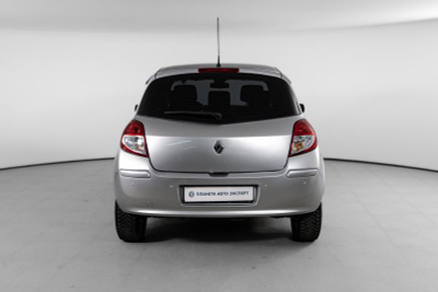 Renault Clio 1.6 AT (111 л. с.)