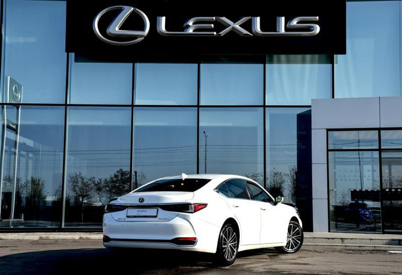 Lexus ES 250 AT (200 л.с.) Progressive Автомобили с пробегом Шымкент  