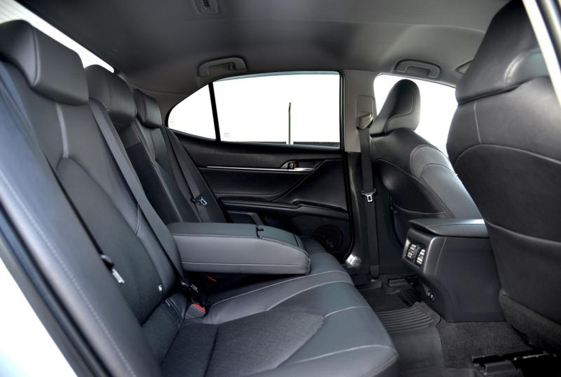 Toyota Camry 2.5 AT (206 л.с.) Престиж Плюс KX Автомобили с пробегом Шымкент  