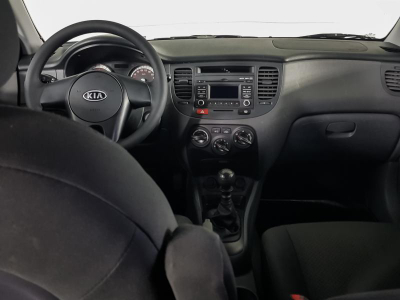 Kia Rio 1.4 MT (97 л. с.)