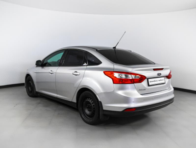 Ford Focus 1.6 MT (105 л. с.)