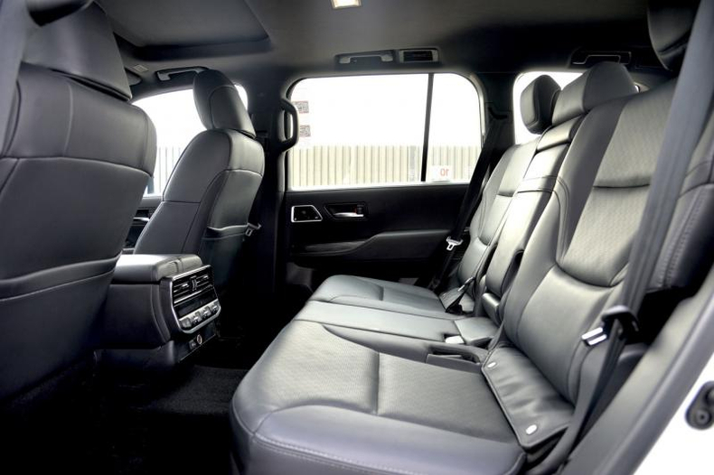 Toyota Land Cruiser 300 3.5 AT 4WD (415 л.с.) Премиум Автомобили с пробегом Шымкент  