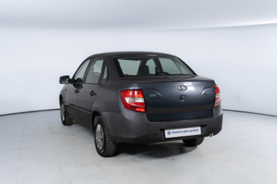 LADA Granta седан 1.6 MT 8кл (87 л. с.)