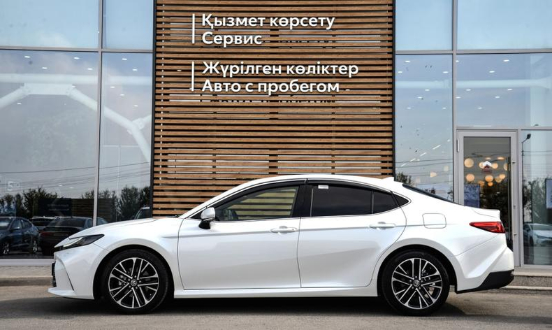 Toyota Camry 2.5 8AT FWD (204 л.с.) Люкс Автомобили с пробегом Шымкент  