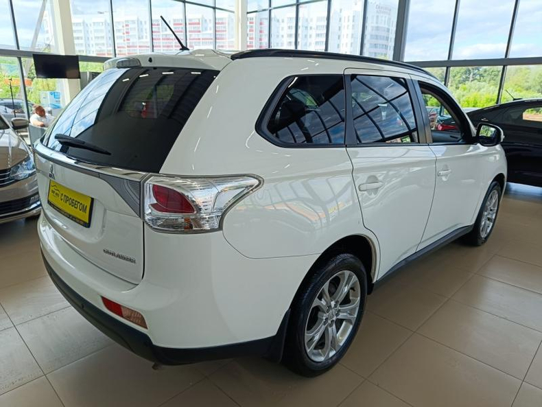 Mitsubishi 2.4 CVT 4WD (167 л.с.) Invite Твоё авто (Киров)