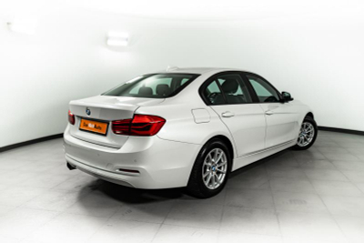BMW 3 серия 320i AT (184 л. с.)