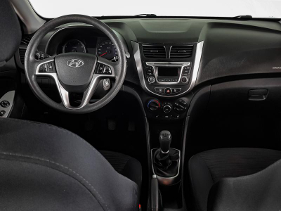 Hyundai Solaris 1.4 MT (107 л. с.)