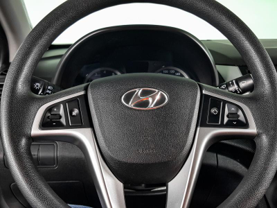 Hyundai Solaris 1.4 MT (107 л. с.)