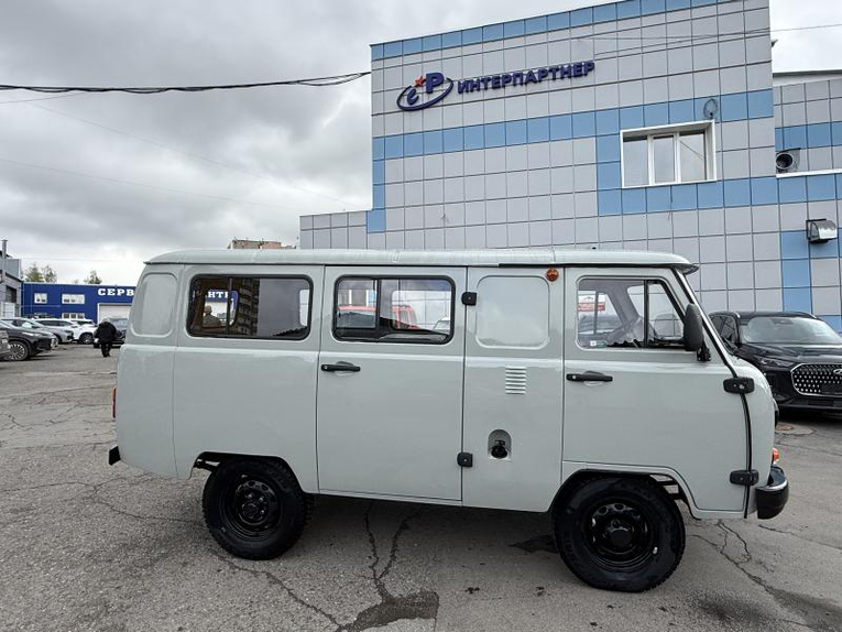УАЗ Остекленный фургон 2.7 Бензин 5МКП 4х4, ЕВРО-5 Стандарт без ABS Интерпартнер Ижевск