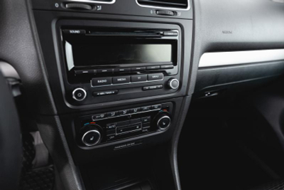 Volkswagen Golf 1.6 MT (102 л. с.)