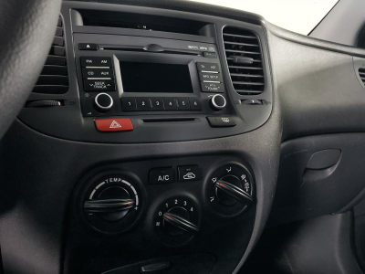 Kia Rio 1.4 MT (97 л. с.)