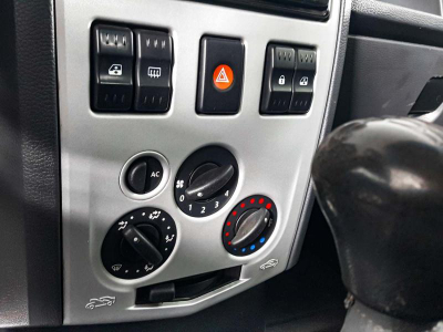 Renault Logan 1.6 MT (87 л. с.)