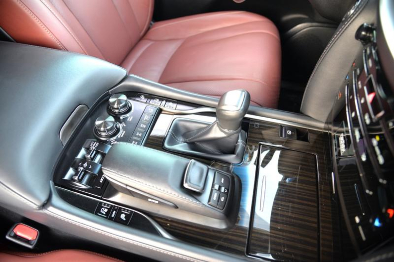 Lexus LX 5.7 AT 4WD (383 л.с.) 570 Black Vision II 5 м QB Автомобили с пробегом Шымкент  