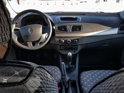 Renault Fluence 1.6 MT (110 л. с.)