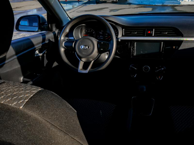 Kia Rio 1.4 MT (100 л. с.)