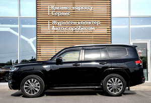Toyota Land Cruiser 300 4.0 AT 4WD (275 л.с.) Люкс Автомобили с пробегом Шымкент  