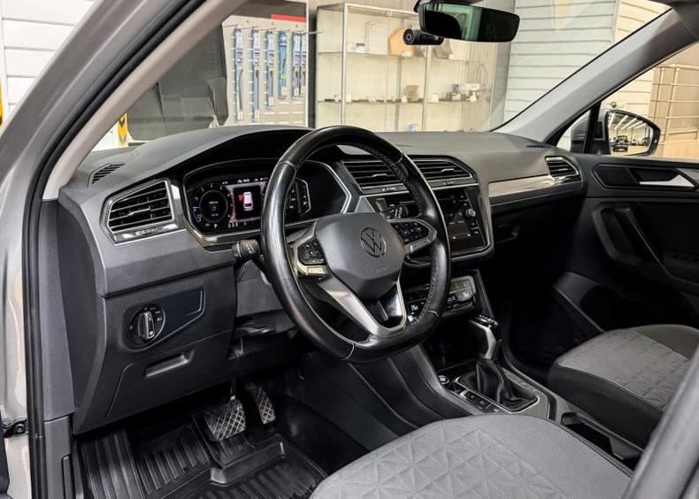 Volkswagen Tiguan 1.4 6AT FWD (150 л.с.) TSI R-Line ORBIS AUTO г. Алматы