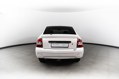 LADA Priora 1.6 MT 16 кл (Евро-3) (98 л. с.)