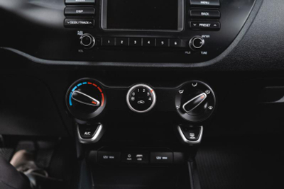 Kia Rio X-Line 1.4 MT (100 л. с.)