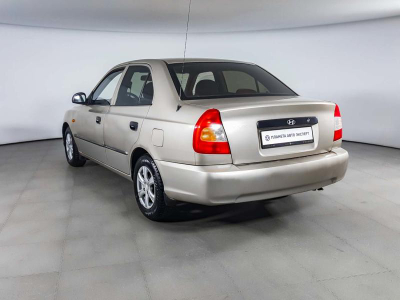 Hyundai Accent 1.5 MT (102 л. с.)