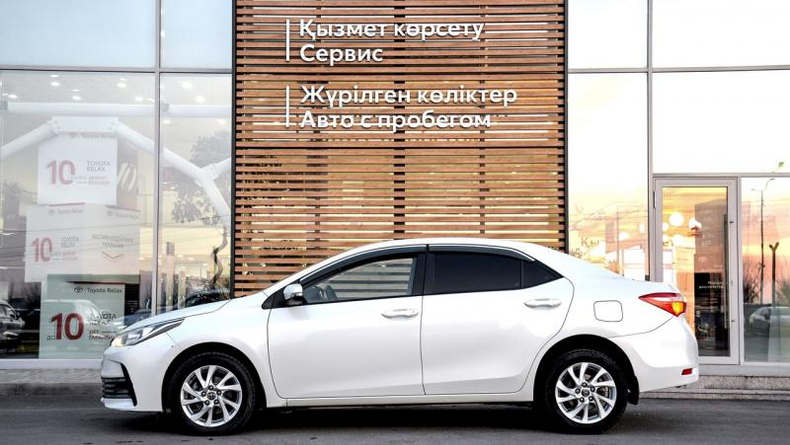 Toyota Corolla 1.6 CVT (122 л. с.) Комфорт Автомобили с пробегом Шымкент  