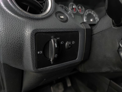 Ford Fiesta 1.4 AT (80 л.с.)