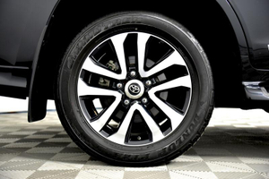Toyota 4.6 AT (309 л. с.) Excalibur NH Автомобили с пробегом Шымкент  