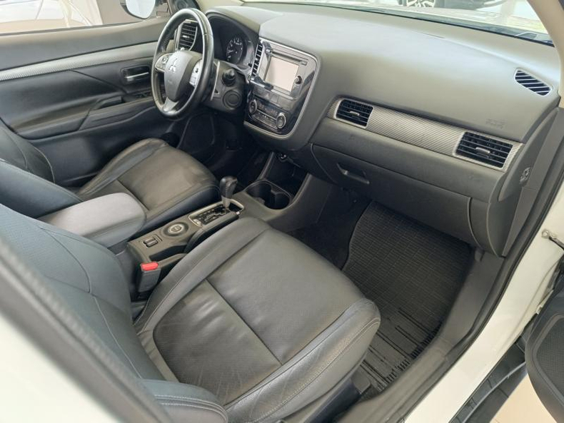 Mitsubishi 2.4 CVT 4WD (167 л.с.) Invite Твоё авто (Киров)