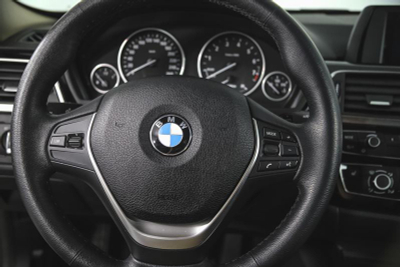 BMW 3 серия 320i AT (184 л. с.)