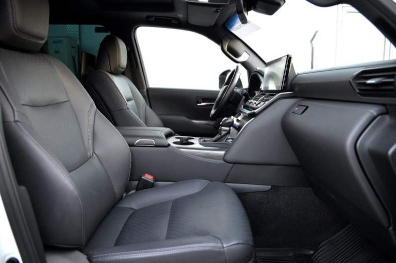 Toyota Land Cruiser 300 3.4 AT 4WD (415 л.с.) Премиум + Автомобили с пробегом Шымкент  