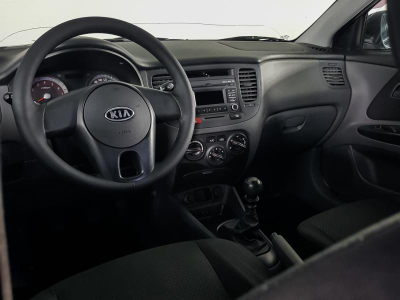Kia Rio 1.4 MT (97 л. с.)