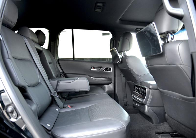 Toyota Land Cruiser 300 3.5 AT 4WD (415 л.с.) Премиум Автомобили с пробегом Шымкент  