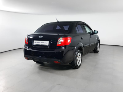 Kia Rio 1.4 MT (97 л. с.)