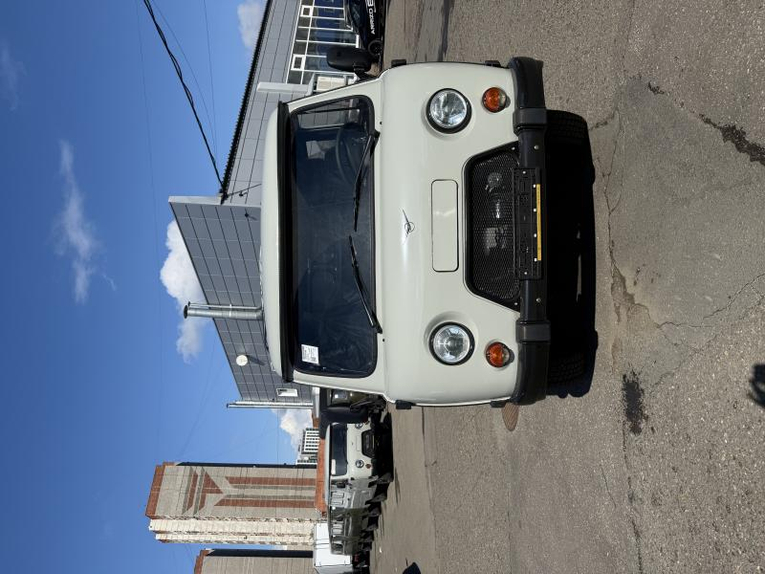 УАЗ Двухрядная кабина с бортом 2.7 Бензин 5МКП 4х4, ЕВРО-5 Стандарт без ABS Интерпартнер Ижевск