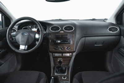 Ford Focus 1.6 MT (116 л. с.)
