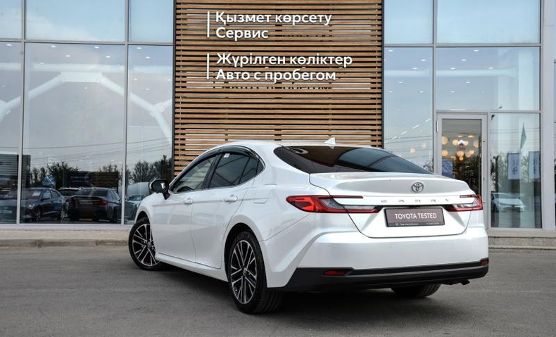 Toyota Camry 2.5 8AT FWD (204 л.с.) Люкс Автомобили с пробегом Шымкент  