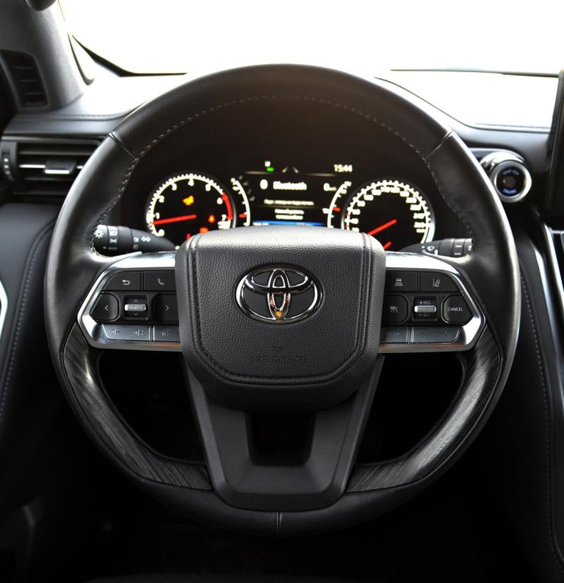 Toyota Land Cruiser 300 3.4 AT 4WD (415 л.с.) Премиум + Автомобили с пробегом Шымкент  