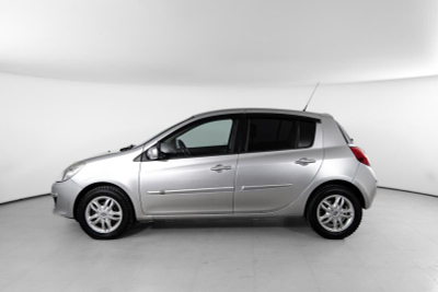 Renault Clio 1.6 AT (111 л. с.)