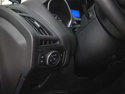 Ford Focus 1.6 MT (105 л. с.)