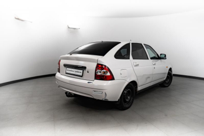 LADA Priora 1.6 MT 16 кл (Евро-3) (98 л. с.)