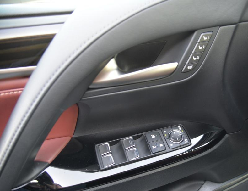 Lexus LX 5.7 AT 4WD (383 л.с.) 570 Black Vision II 5 м QB Автомобили с пробегом Шымкент  