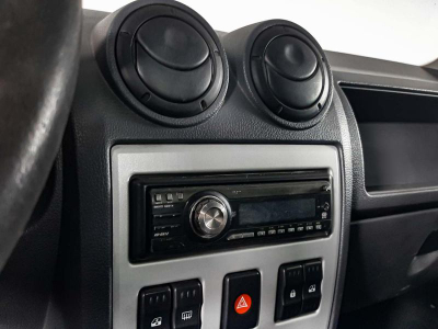 Renault Logan 1.6 MT (87 л. с.)