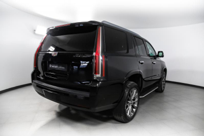 Cadillac Escalade 6.2 V8 АТ 4WD (426 л.с.) Luxury