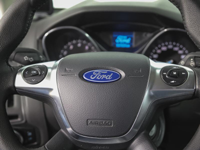 Ford Focus 1.6 MT (105 л. с.)