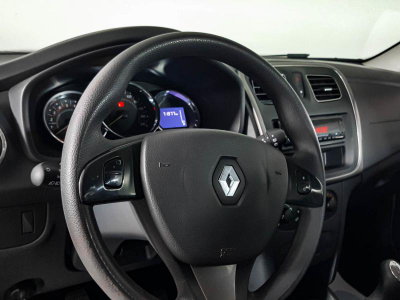 Renault Sandero Stepway 1.6 MT (82 л. с.)