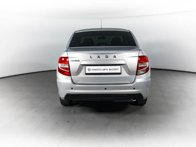 LADA Новая Granta седан 1.6 MT 16 кл (106 л. с.)